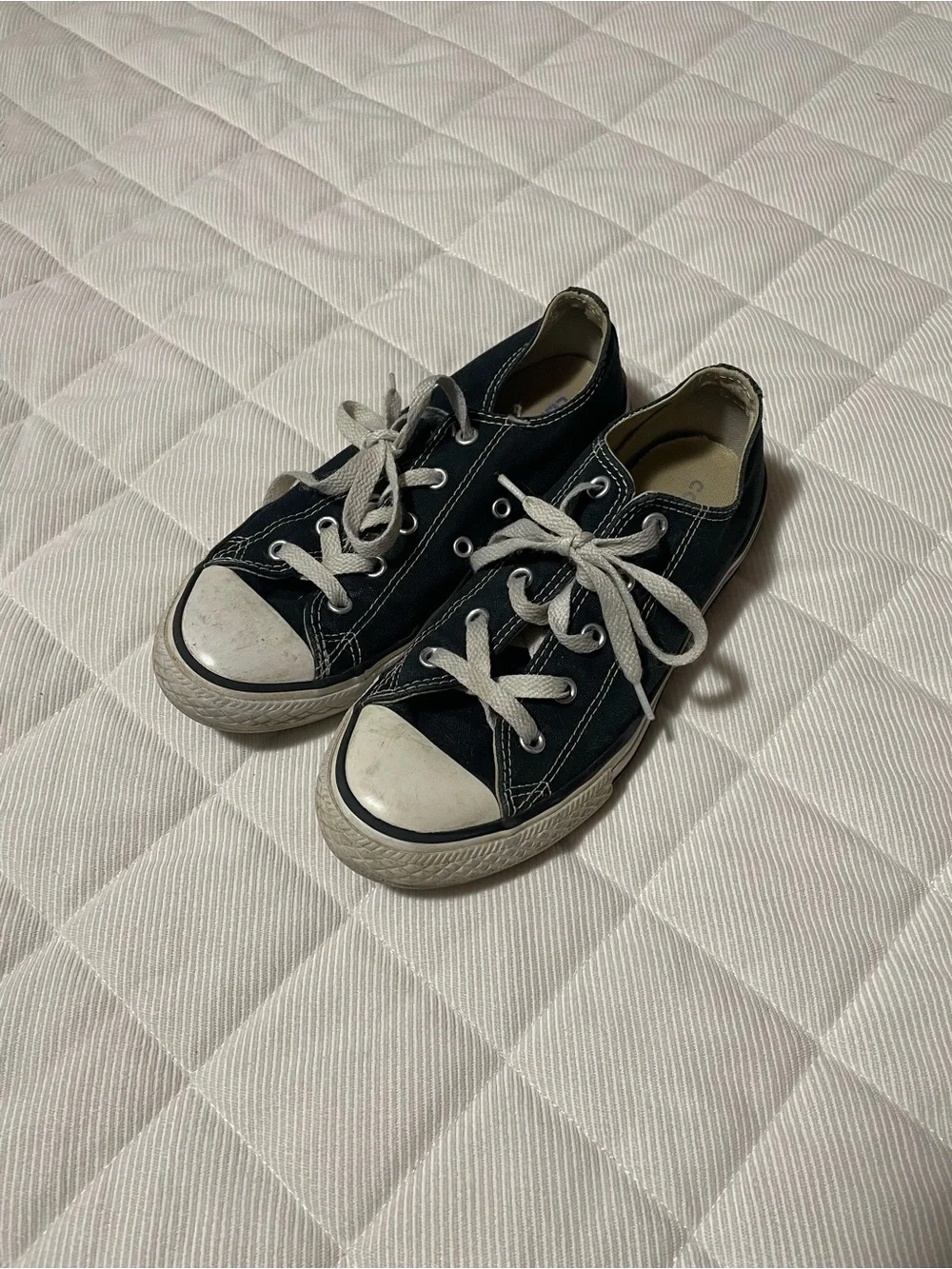 Kids Classic Low-Top Canvas Sneakers in Black